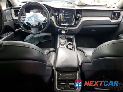 Zdjęcie 8 z 13 samochodu: 2018 VOLVO XC60 T6 VIN:LYVA22RLXJB106032 - miniatura