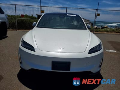 Piąte zdjęcie samochodu w środku: 2024 TESLA MODEL 3 VIN:5YJ3E1ET7RF773909 - miniatura