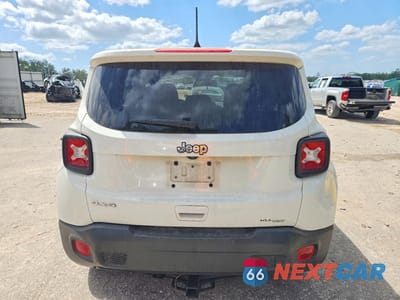 Zdjęcie 6 z 12 samochodu: 2023 JEEP RENEGADE LATITUDE VIN:ZACNJDB19PPP14484 - miniatura