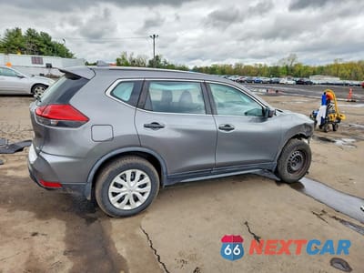Trzecie zdjęcie samochodu z tyłu: 2017 NISSAN ROGUE S VIN:JN8AT2MV5HW257746 - miniatura