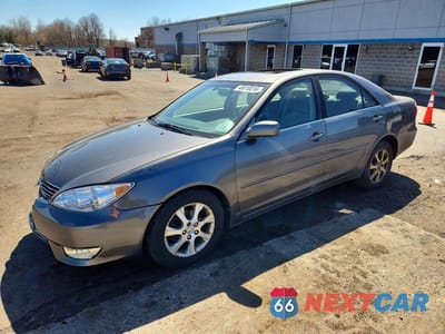 2006 TOYOTA CAMRY XLE 4T1BE30KX6U692939 - główne zdjęcie licytacji z USA - miniatura