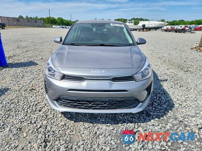 Piąte zdjęcie samochodu w środku: 2023 KIA RIO S VIN:3KPA24AD8PE540432 - miniatura