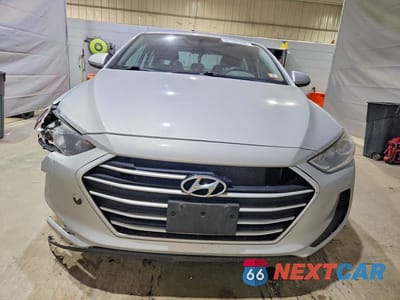 Piąte zdjęcie samochodu w środku: 2018 HYUNDAI ELANTRA SE VIN:KMHD74LFXJU489467 - miniatura