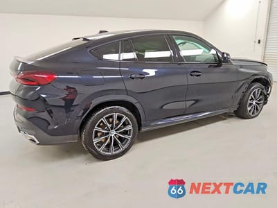 Trzecie zdjęcie samochodu z tyłu: 2026 BMW X6 XDRIVE40I VIN:5UX33EX00T9135825 - miniatura
