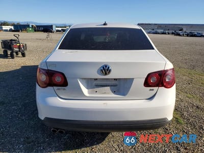 Zdjęcie 6 z 12 samochodu: 2010 VOLKSWAGEN JETTA SE VIN:3VWRZ7AJ7AM049172 - miniatura
