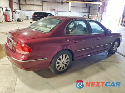 Trzecie zdjęcie samochodu z tyłu: 2004 HYUNDAI SONATA GLS VIN:KMHWF35H64A926908 - miniatura