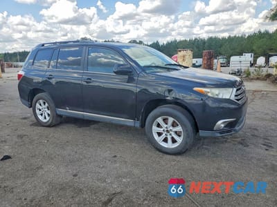 Czwarte zdjęcie samochodu z boku: 2012 TOYOTA HIGHLANDER BASE VIN:5TDZA3EHXCS026692 - miniatura