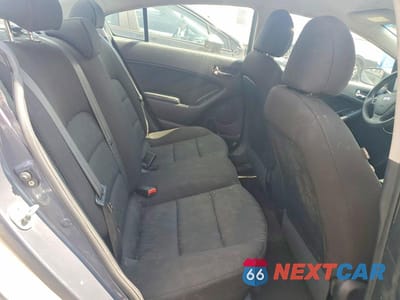 Zdjęcie 10 z 12 samochodu: 2016 KIA FORTE LX VIN:KNAFK4A63G5437466 - miniatura