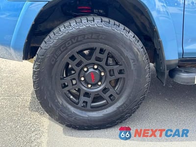 Zdjęcie 11 z 13 samochodu: 2018 TOYOTA 4RUNNER TRD PRO VIN:JTEBU5JRXJ5583152 - miniatura