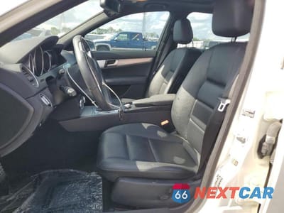 Zdjęcie 7 z 12 samochodu: 2012 MERCEDES-BENZ C 250 VIN:WDDGF4HB8CA712125 - miniatura