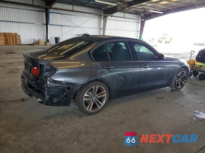 Trzecie zdjęcie samochodu z tyłu: 2013 BMW 328 XI VIN:WBA3B3C5XDF543436 - miniatura