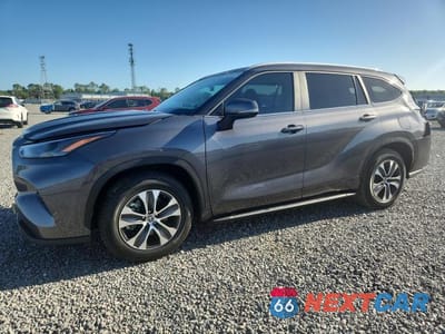 2023 TOYOTA HIGHLANDER XLE 5TDKDRAH3PS029151 - główne zdjęcie licytacji z USA - miniatura