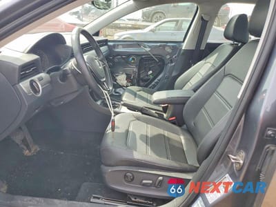 Zdjęcie 7 z 12 samochodu: 2020 VOLKSWAGEN PASSAT VIN:1VWSA7A33LC019603 - miniatura