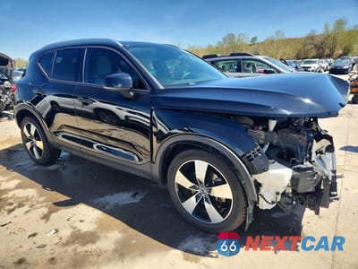 Czwarte zdjęcie samochodu z boku: 2020 VOLVO XC40 T5 MOMENTUM VIN:YV4162UK2L2292668 - miniatura