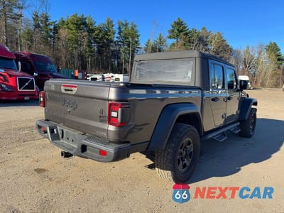 Czwarte zdjęcie samochodu z boku: 2021 JEEP GLADIATOR SPORT VIN:1C6HJTAG6ML531034 - miniatura