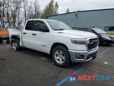 Czwarte zdjęcie samochodu z boku: 2026 RAM 1500 BIG HORN VIN:1C6RRFBG5TN247541 - miniatura