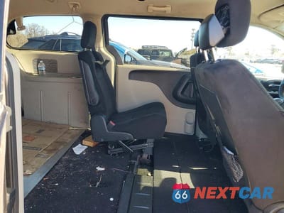 Zdjęcie 11 z 13 samochodu: 2012 DODGE GRAND CARAVAN SXT VIN:2C4RDGCG9CR346670 - miniatura
