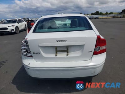 Zdjęcie 6 z 12 samochodu: 2005 VOLVO S40 2.4I VIN:YV1MS390452101810 - miniatura
