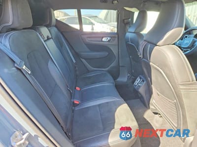 Zdjęcie 10 z 12 samochodu: 2020 VOLVO XC40 T5 R-DESIGN VIN:YV4162UM5L2183882 - miniatura