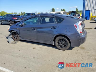 Drugie zdjęcie samochodu z przodu: 2013 TOYOTA PRIUS FOUR VIN:JTDKN3DUXD1643142 - miniatura