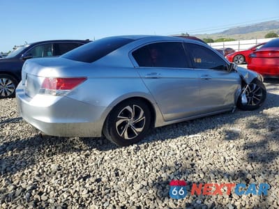 Trzecie zdjęcie samochodu z tyłu: 2009 HONDA ACCORD LX VIN:1HGCP26389A177555 - miniatura