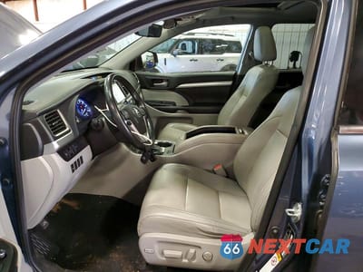 Zdjęcie 7 z 13 samochodu: 2019 TOYOTA HIGHLANDER XLE VIN:5TDJZRFH4KS917700 - miniatura