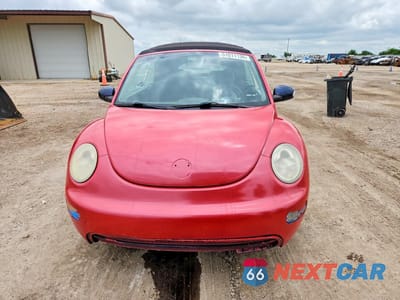 Piąte zdjęcie samochodu w środku: 2004 VOLKSWAGEN NEW BEETLE GL VIN:3VWBM31Y24M345274 - miniatura