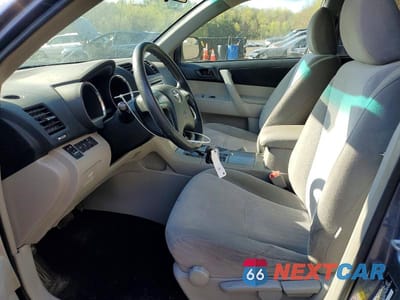 Zdjęcie 7 z 13 samochodu: 2012 TOYOTA HIGHLANDER BASE VIN:5TDBK3EHXCS138164 - miniatura