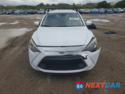 Piąte zdjęcie samochodu w środku: 2017 TOYOTA YARIS IA BASE VIN:3MYDLBYV9HY192123 - miniatura