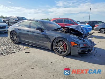 Czwarte zdjęcie samochodu z boku: 2017 PORSCHE PANAMERA 4S VIN:WP0AB2A7XHL123465 - miniatura