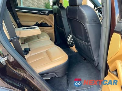 Zdjęcie 6 z 10 samochodu: 2016 PORSCHE CAYENNE VIN:WP1AA2A28GKA36464 - miniatura