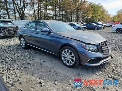 Czwarte zdjęcie samochodu z boku: 2017 MERCEDES-BENZ E 300 4MATIC VIN:WDDZF4KB7HA131109 - miniatura