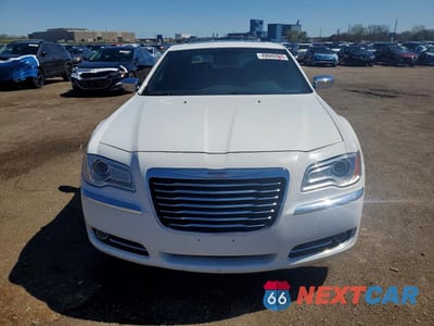 Piąte zdjęcie samochodu w środku: 2011 CHRYSLER 300 LIMITED VIN:2C3CA5CGXBH564645 - miniatura