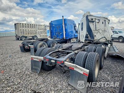 Czwarte zdjęcie samochodu z boku: 2021 FREIGHTLINER CASCADIA 126 SEMI TRUCK VIN:3AKJHHDR1MSME6353 - miniatura