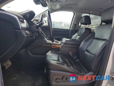 Zdjęcie 7 z 13 samochodu: 2018 CHEVROLET SUBURBAN K1500 LT VIN:1GNSKHKC5JR242893 - miniatura