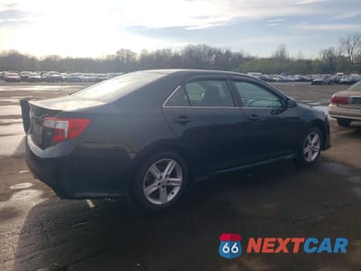 Trzecie zdjęcie samochodu z tyłu: 2013 TOYOTA CAMRY SE VIN:4T1BF1FK5DU218211 - miniatura