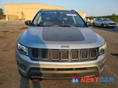 Piąte zdjęcie samochodu w środku: 2018 JEEP COMPASS TRAILHAWK VIN:3C4NJDDB8JT413052 - miniatura