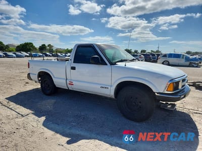 Czwarte zdjęcie samochodu z boku: 1995 CHEVROLET S TRUCK S10 VIN:1GCCS14Z5SK250122 - miniatura