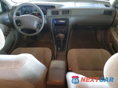 Zdjęcie 8 z 12 samochodu: 2001 TOYOTA CAMRY LE VIN:4T1BG22K21U826868 - miniatura