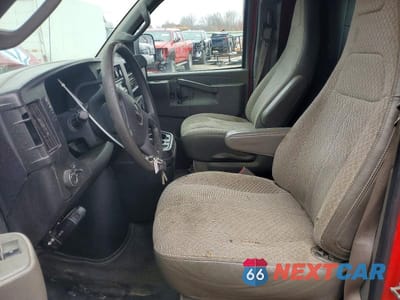 Zdjęcie 7 z 11 samochodu: 2017 GMC SAVANA G2500 UTILITY / SERVICE VAN VIN:1GTW7AFF3H1230743 - miniatura