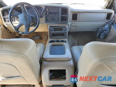 Zdjęcie 8 z 13 samochodu: 2004 GMC YUKON XL K1500 VIN:3GKFK16T04G185863 - miniatura