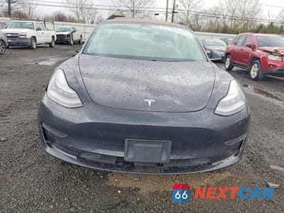 Piąte zdjęcie samochodu w środku: 2018 TESLA MODEL 3 VIN:5YJ3E1EB2JF071816 - miniatura