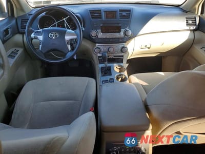 Zdjęcie 8 z 13 samochodu: 2012 TOYOTA HIGHLANDER BASE VIN:5TDBK3EH3CS098655 - miniatura
