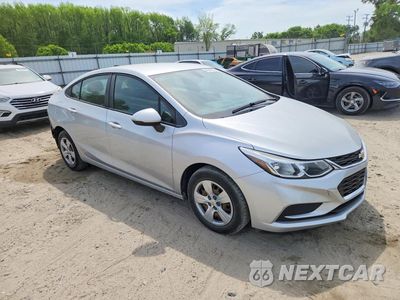 Czwarte zdjęcie samochodu z boku: 2018 CHEVROLET CRUZE LS VIN:1G1BC5SM0J7152116 - miniatura