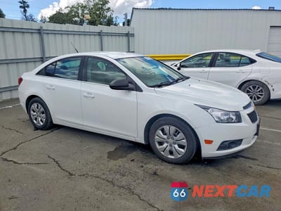 Czwarte zdjęcie samochodu z boku: 2012 CHEVROLET CRUZE LS VIN:1G1PC5SH6C7353627 - miniatura