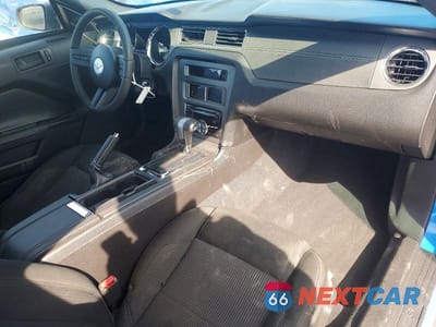 Zdjęcie 8 z 11 samochodu: 2010 FORD MUSTANG VIN:1ZVBP8ANXA5126915 - miniatura