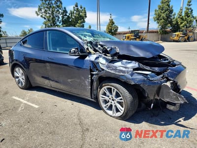 Czwarte zdjęcie samochodu z boku: 2024 TESLA MODEL Y VIN:7SAYGDEEXRA246904 - miniatura