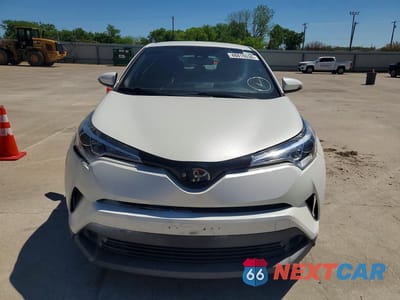 Piąte zdjęcie samochodu w środku: 2018 TOYOTA C-HR XLE VIN:NMTKHMBX9JR056955 - miniatura