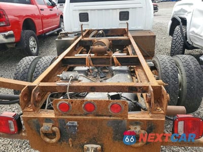 Zdjęcie 10 z 13 samochodu: 2011 DODGE RAM CHASSIS CAB TRUCK CAB AND CHASSIS VIN:3D6WA7ELXBG575590 - miniatura
