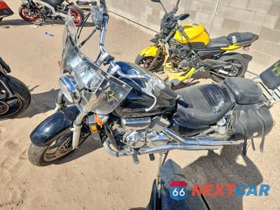 Trzecie zdjęcie samochodu z tyłu: 2001 HONDA VF750 C VIN:JH2RC43091M700649 - miniatura